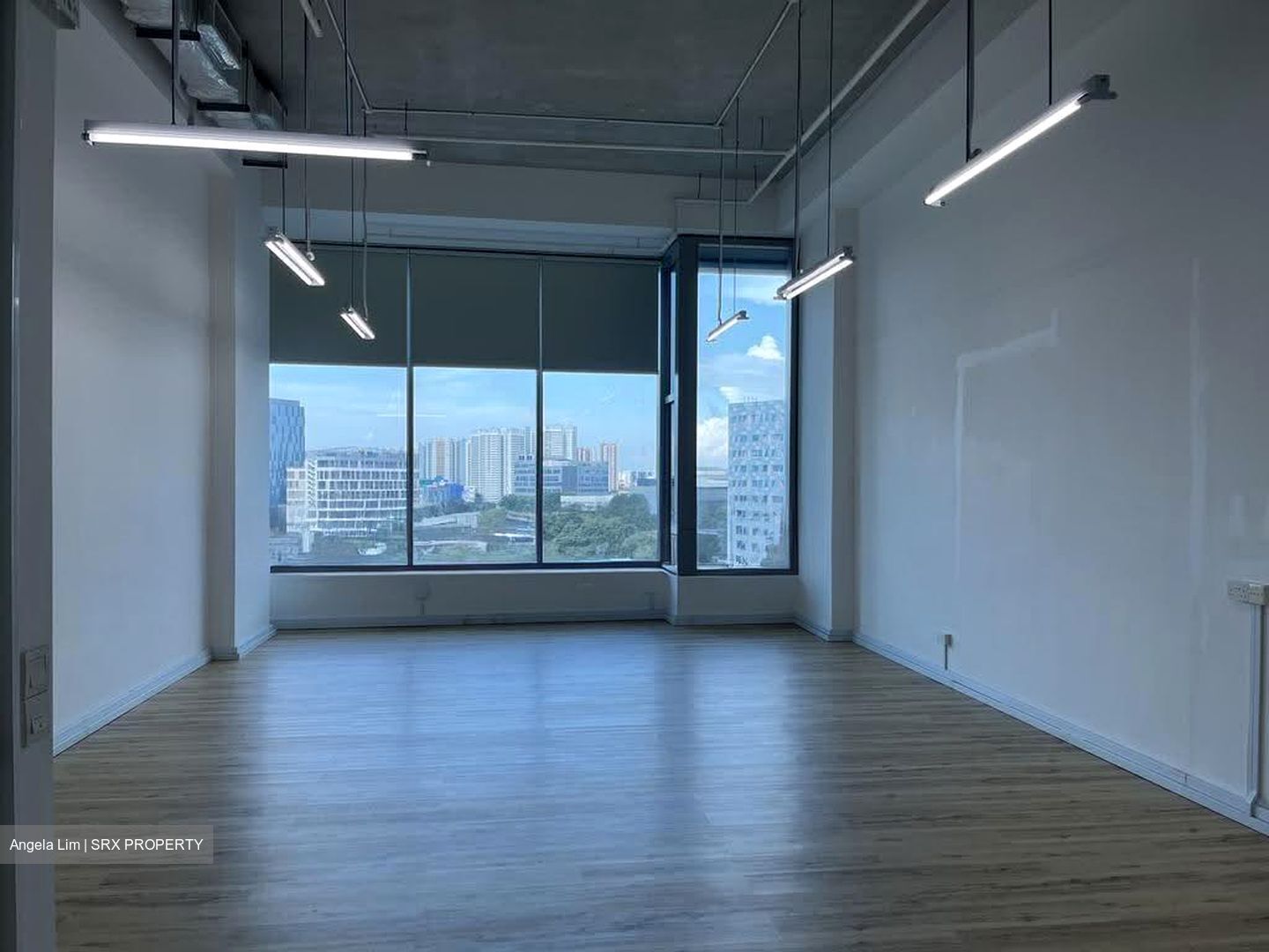 Arc 380 (D8), Office #612396401